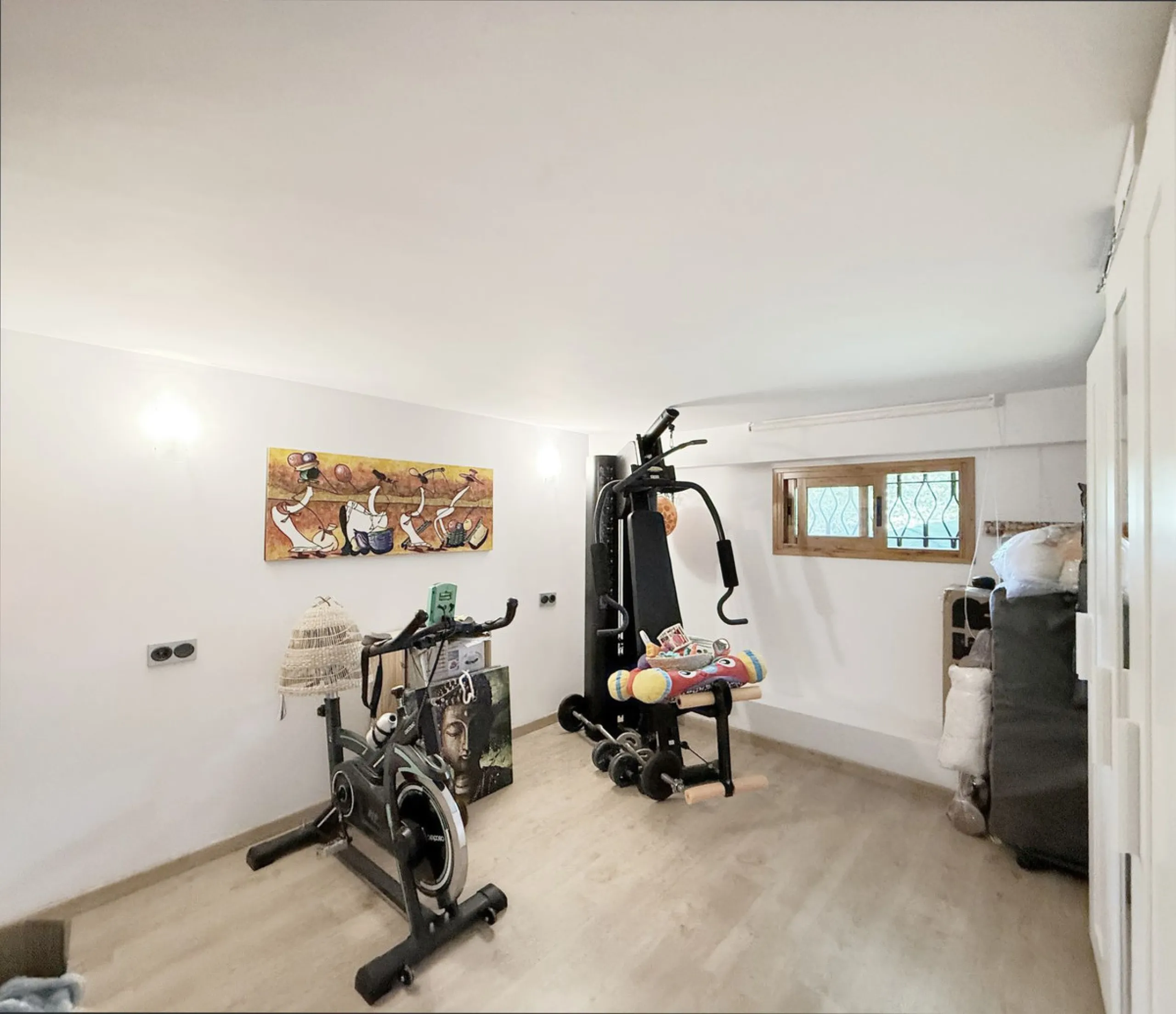 House - Semi-Detached House в продаже в Estepona, Málaga. В доме 3 спален и 2 ванных комнат. Площадь дома 123 м². Площадь участка 416 м²