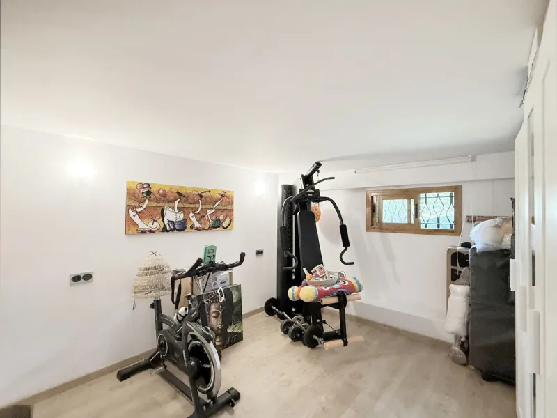 House - Semi-Detached House в продаже в Estepona, Málaga. В доме 3 спален и 2 ванных комнат. Площадь дома 123 м². Площадь участка 416 м²