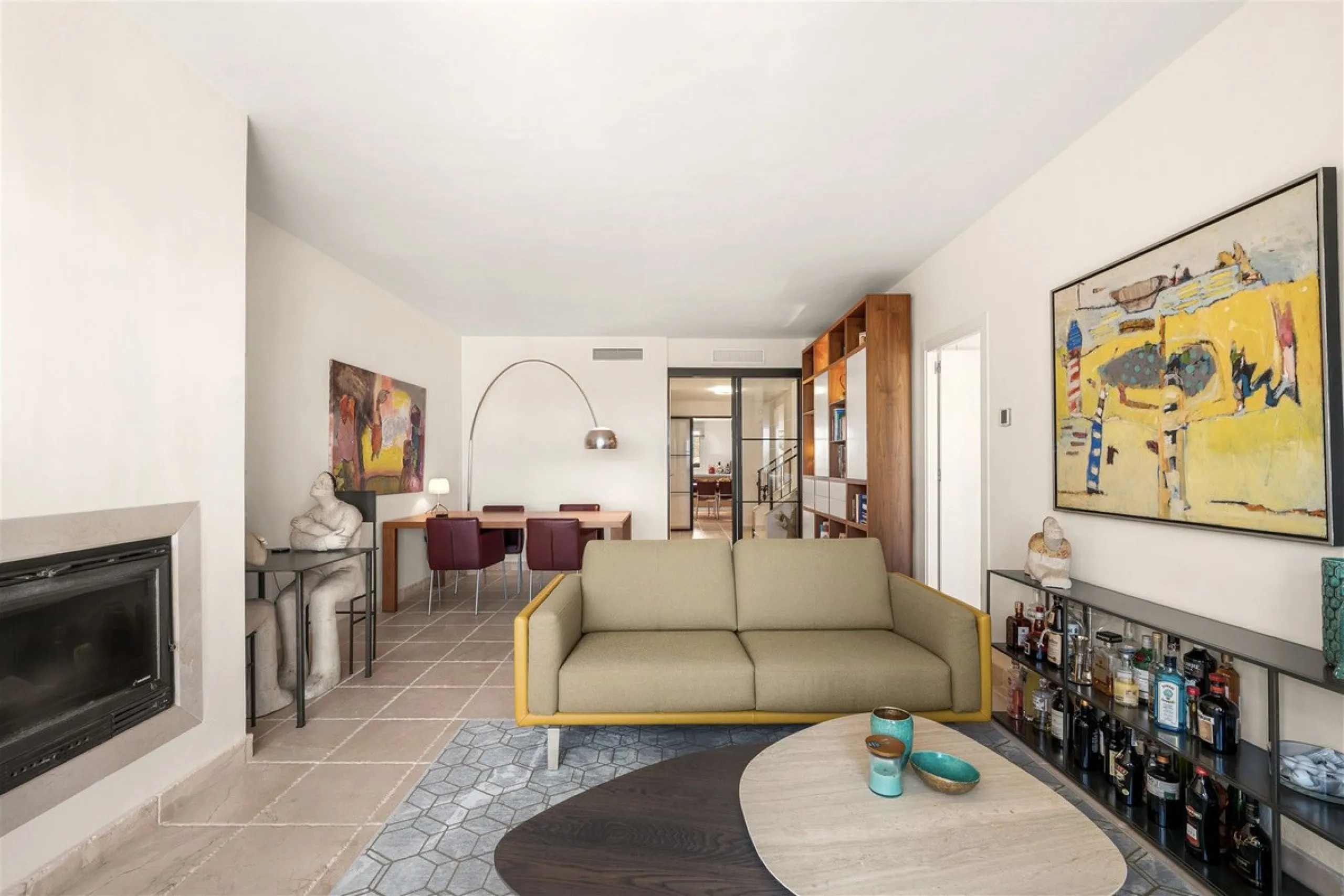 Exceptional panoramic duplex penthouse is located in the prestigious Los Flamingos Golf Resort and offers four bedrooms and two and a half bathrooms, beautifully presented in a refined modern rustic style.