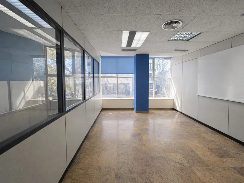 Office in the Heart of Marbella – Edificio Sabadell