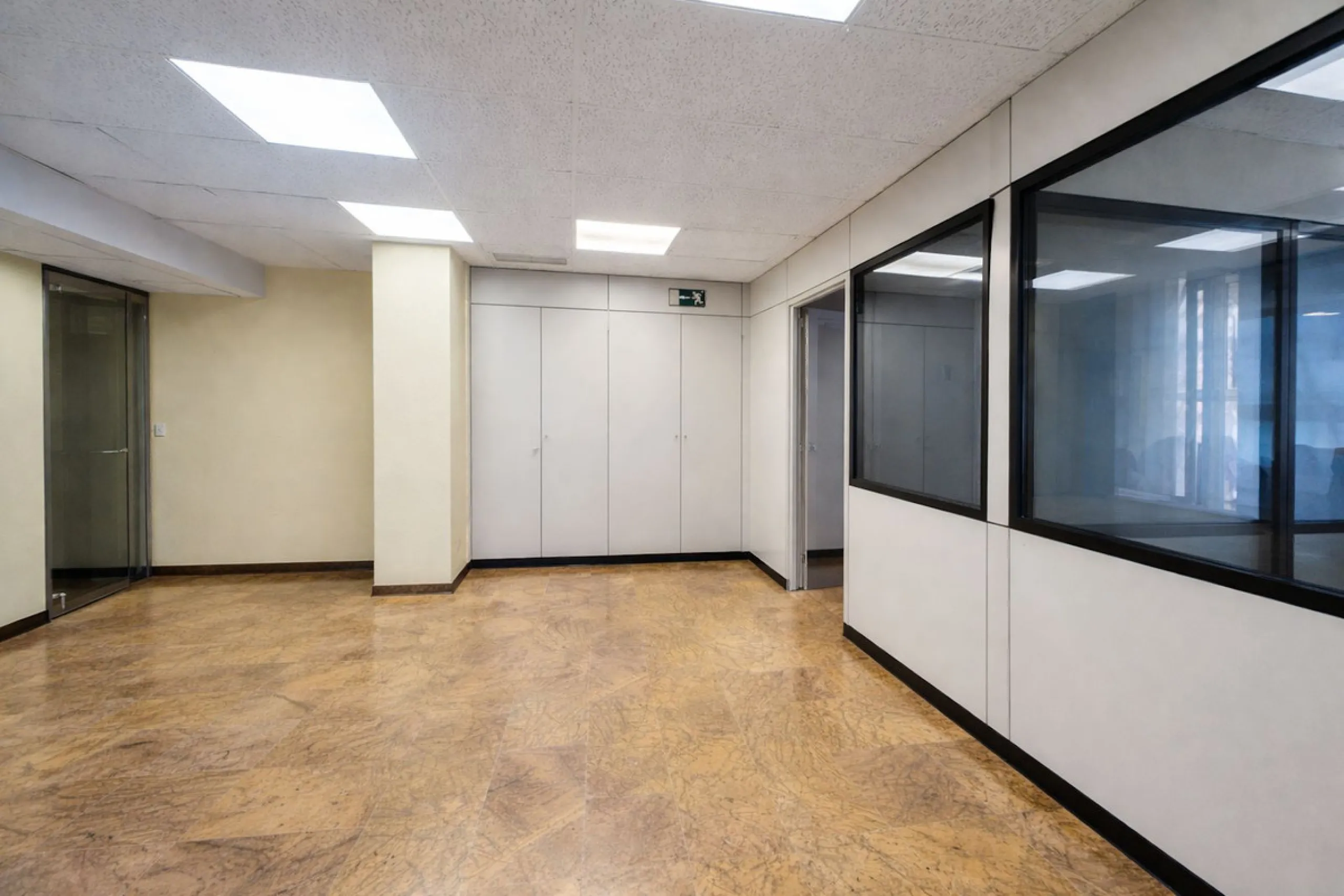 Office in the Heart of Marbella – Edificio Sabadell