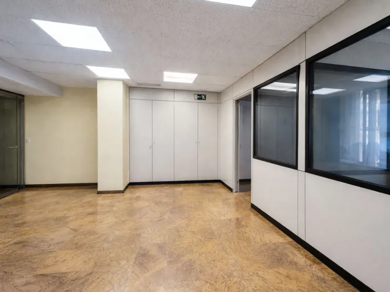 Office in the Heart of Marbella – Edificio Sabadell