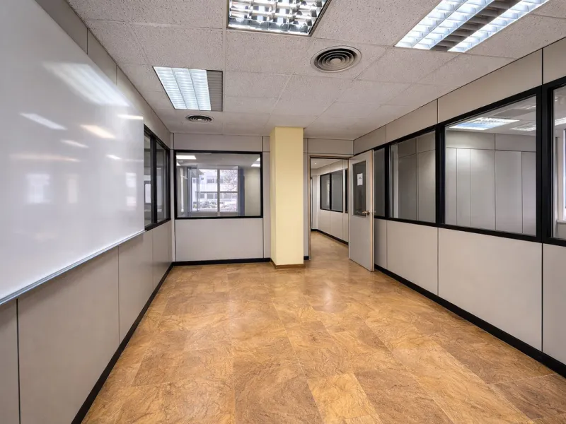 Office in the Heart of Marbella – Edificio Sabadell