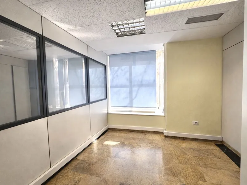 Office in the Heart of Marbella – Edificio Sabadell