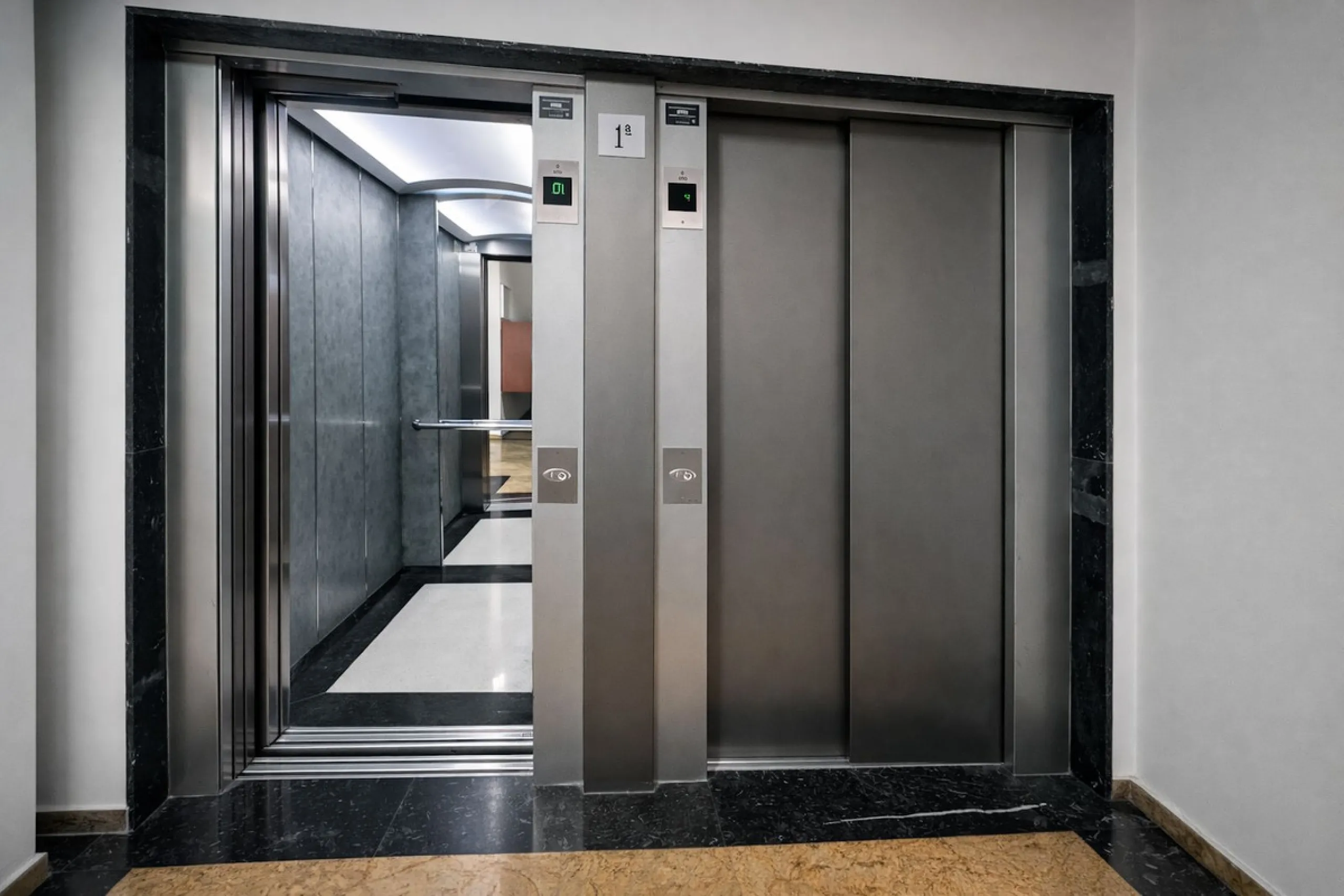 Office in the Heart of Marbella – Edificio Sabadell