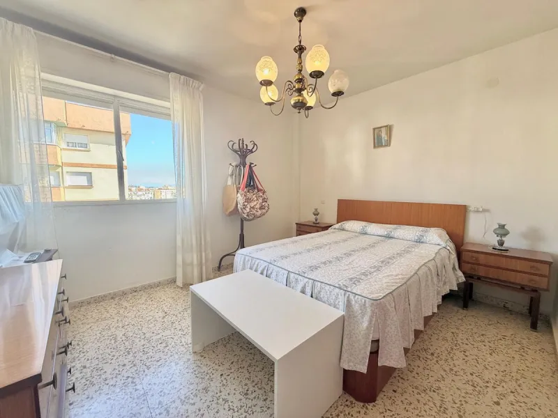 Prime 9th-Floor Apartment with 180º Views in Central Fuengirola