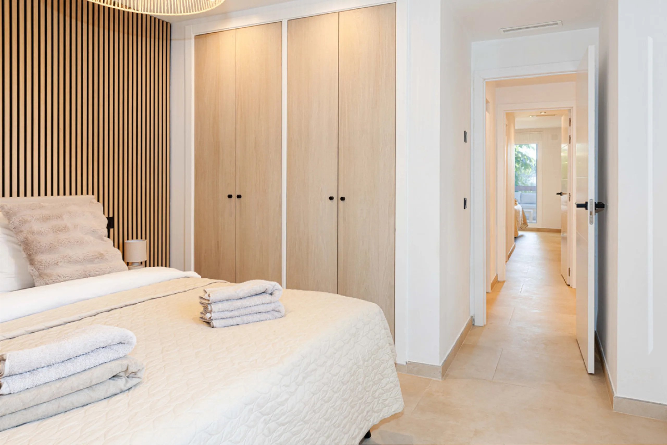 This stunning 2-bedroom, 2-bathroom apartment is located in the sought-after Aloha Royal development in Nueva Andalucía, Marbella. Recently fully renovated, the property is presented in immaculate condition, with all fixtures, fittings, and appliances bra
