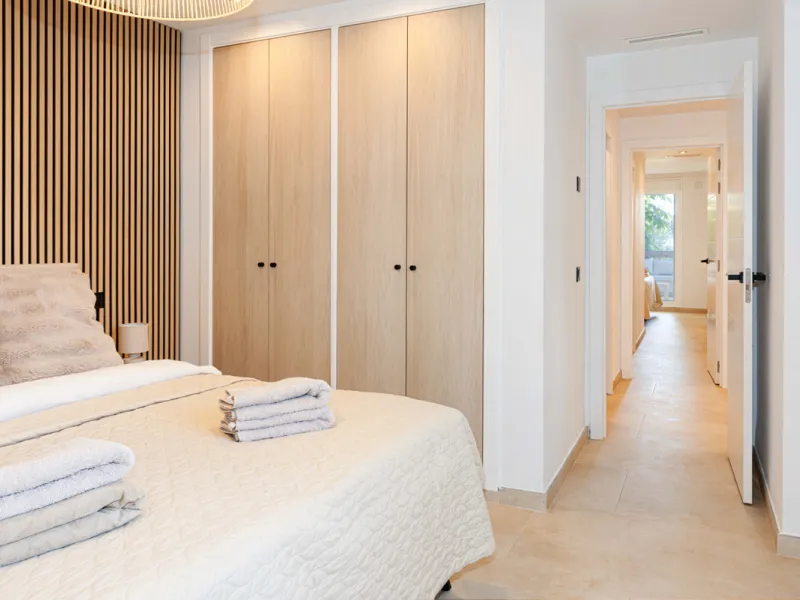 This stunning 2-bedroom, 2-bathroom apartment is located in the sought-after Aloha Royal development in Nueva Andalucía, Marbella. Recently fully renovated, the property is presented in immaculate condition, with all fixtures, fittings, and appliances bra