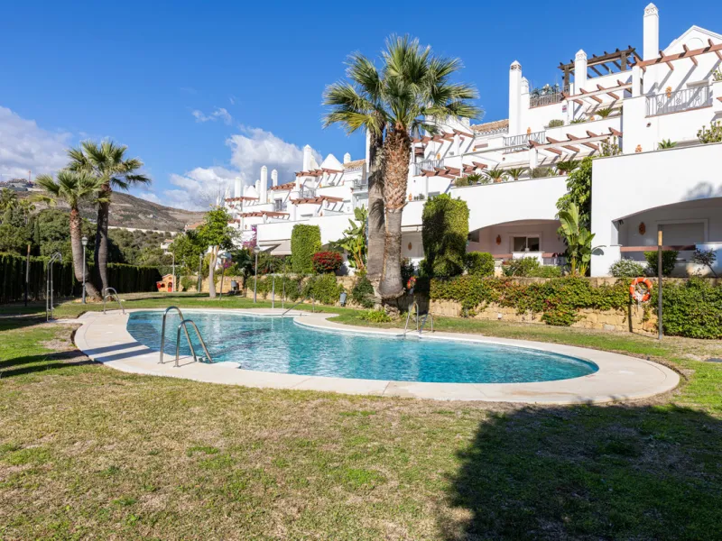 This stunning 2-bedroom, 2-bathroom apartment is located in the sought-after Aloha Royal development in Nueva Andalucía, Marbella. Recently fully renovated, the property is presented in immaculate condition, with all fixtures, fittings, and appliances bra