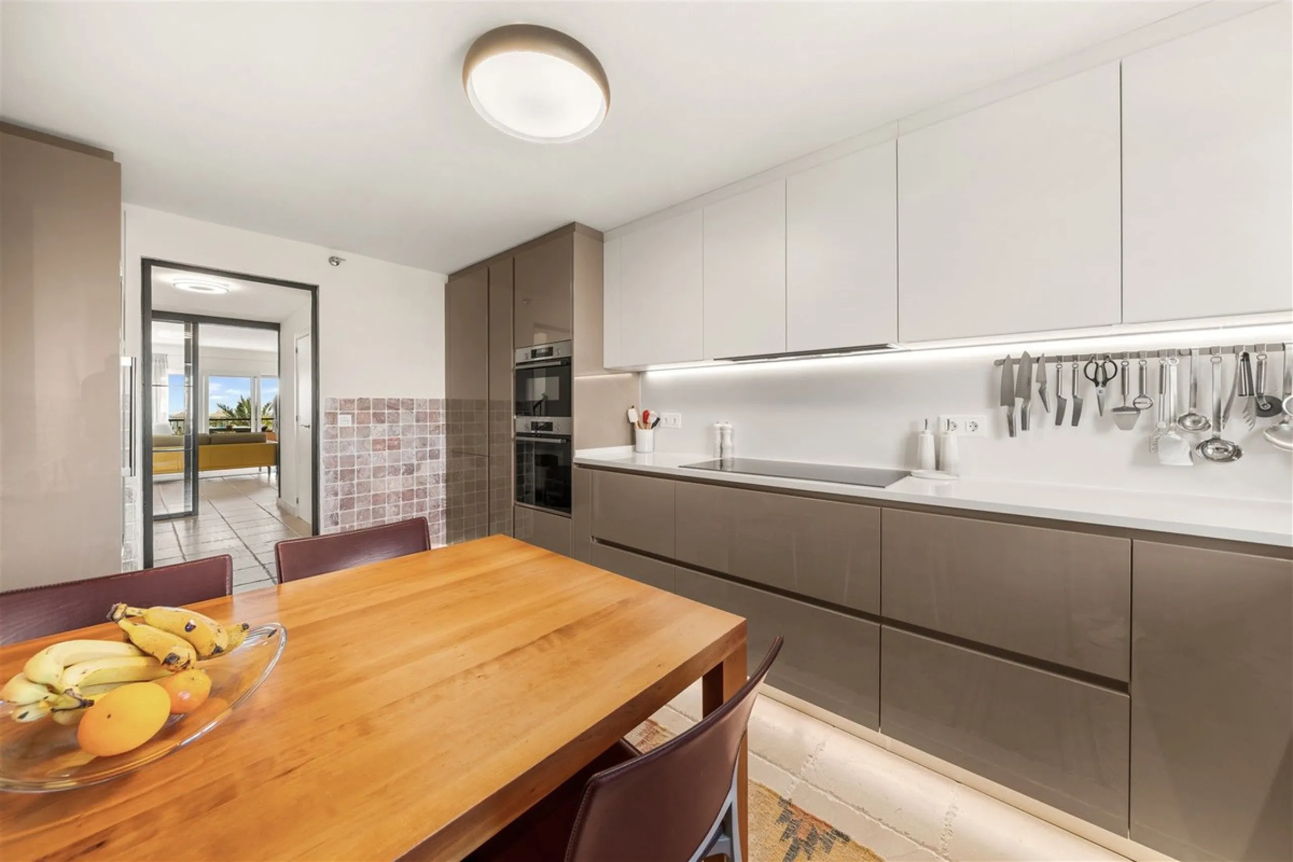Exceptional panoramic duplex penthouse is located in the prestigious Los Flamingos Golf Resort and offers four bedrooms and two and a half bathrooms, beautifully presented in a refined modern rustic style.