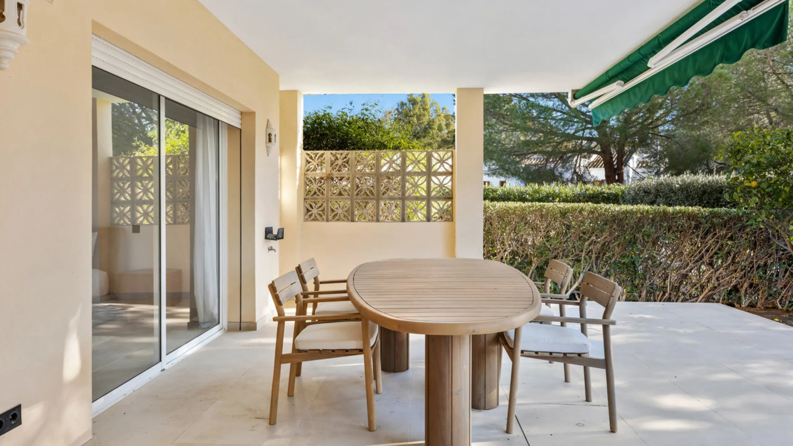 This beautifully renovated and fully furnished three-bedroom apartment is located in the highly sought-after residential area of Las Brisas, one of Marbella's most desirable and peaceful neighborhoods.