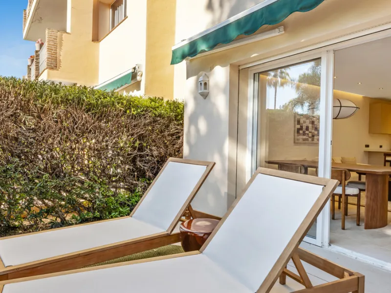 This beautifully renovated and fully furnished three-bedroom apartment is located in the highly sought-after residential area of Las Brisas, one of Marbella's most desirable and peaceful neighborhoods.