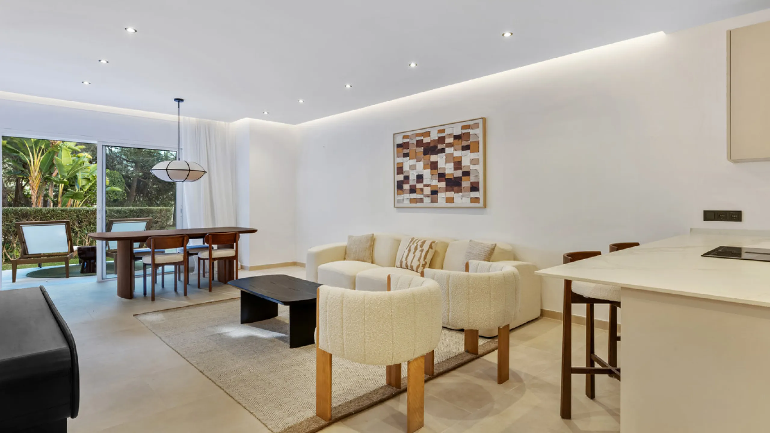 This beautifully renovated and fully furnished three-bedroom apartment is located in the highly sought-after residential area of Las Brisas, one of Marbella's most desirable and peaceful neighborhoods.