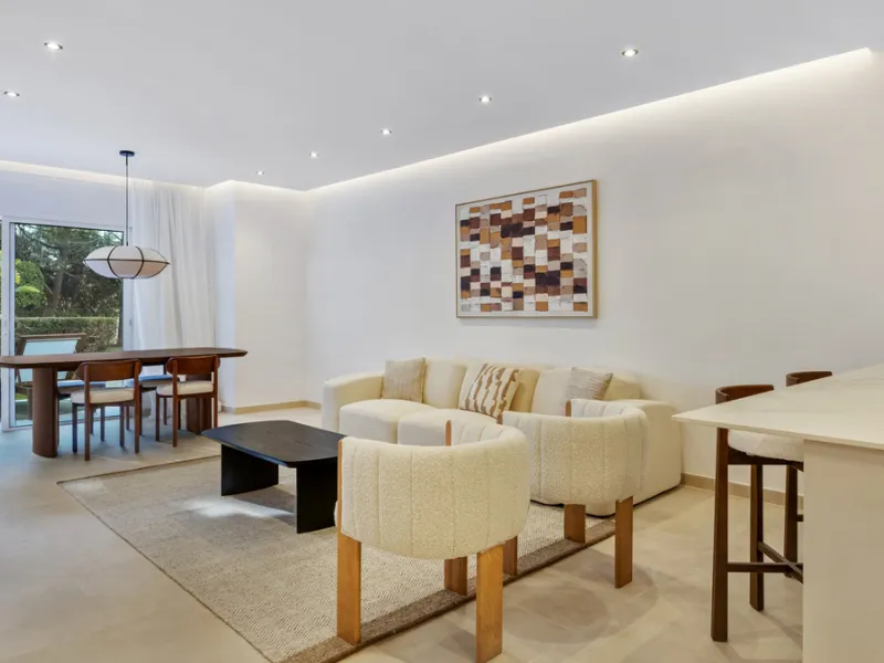 This beautifully renovated and fully furnished three-bedroom apartment is located in the highly sought-after residential area of Las Brisas, one of Marbella's most desirable and peaceful neighborhoods.