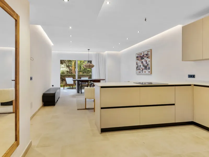 This beautifully renovated and fully furnished three-bedroom apartment is located in the highly sought-after residential area of Las Brisas, one of Marbella's most desirable and peaceful neighborhoods.