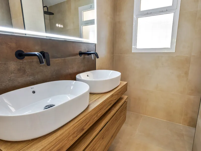 This beautifully renovated and fully furnished three-bedroom apartment is located in the highly sought-after residential area of Las Brisas, one of Marbella's most desirable and peaceful neighborhoods.