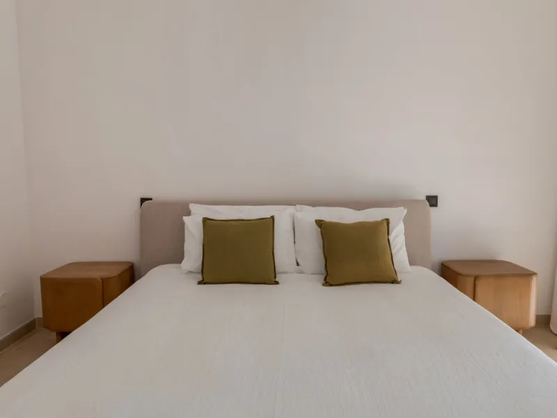 This beautifully renovated and fully furnished three-bedroom apartment is located in the highly sought-after residential area of Las Brisas, one of Marbella's most desirable and peaceful neighborhoods.
