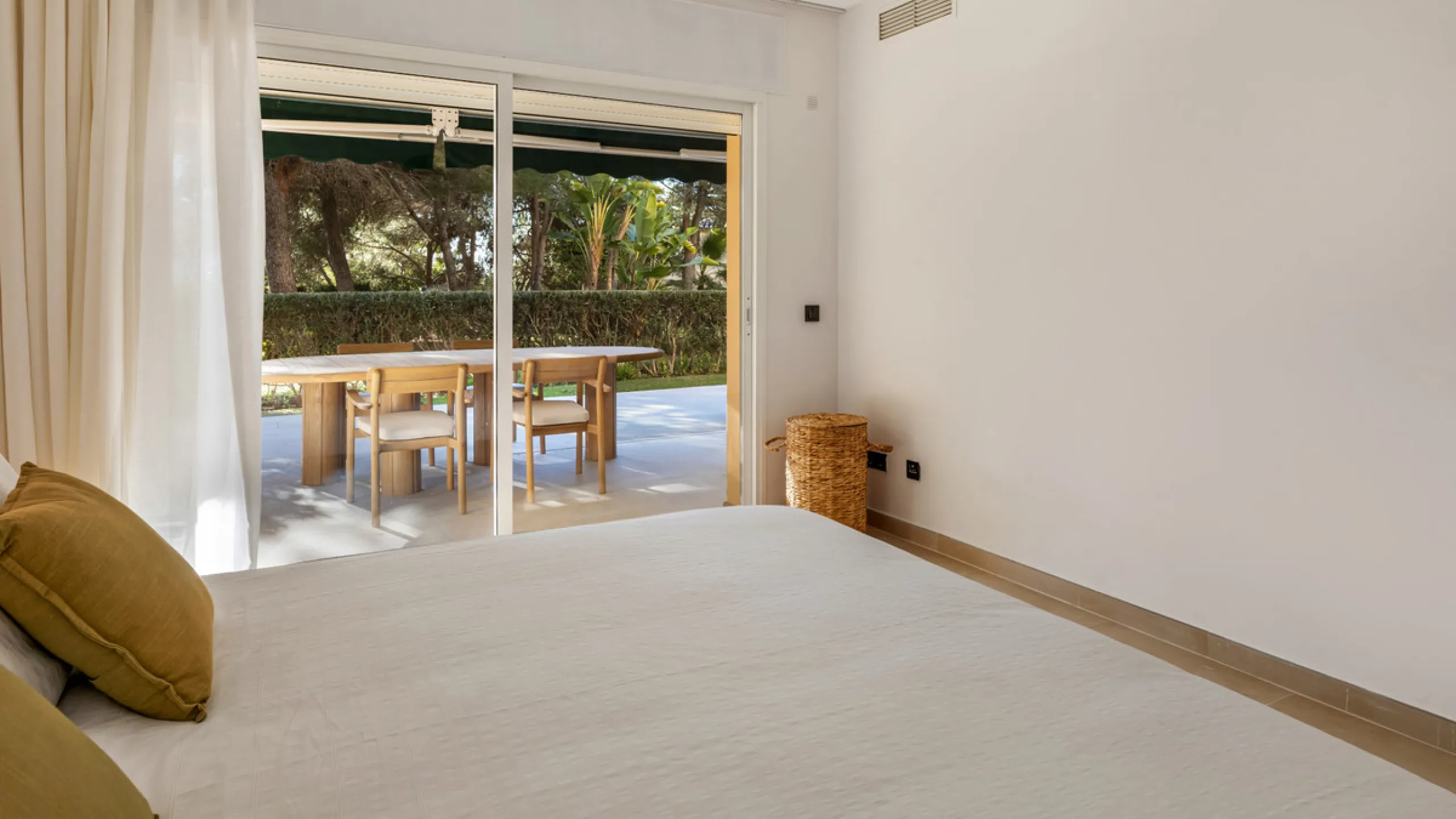 This beautifully renovated and fully furnished three-bedroom apartment is located in the highly sought-after residential area of Las Brisas, one of Marbella's most desirable and peaceful neighborhoods.
