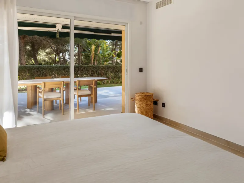 This beautifully renovated and fully furnished three-bedroom apartment is located in the highly sought-after residential area of Las Brisas, one of Marbella's most desirable and peaceful neighborhoods.