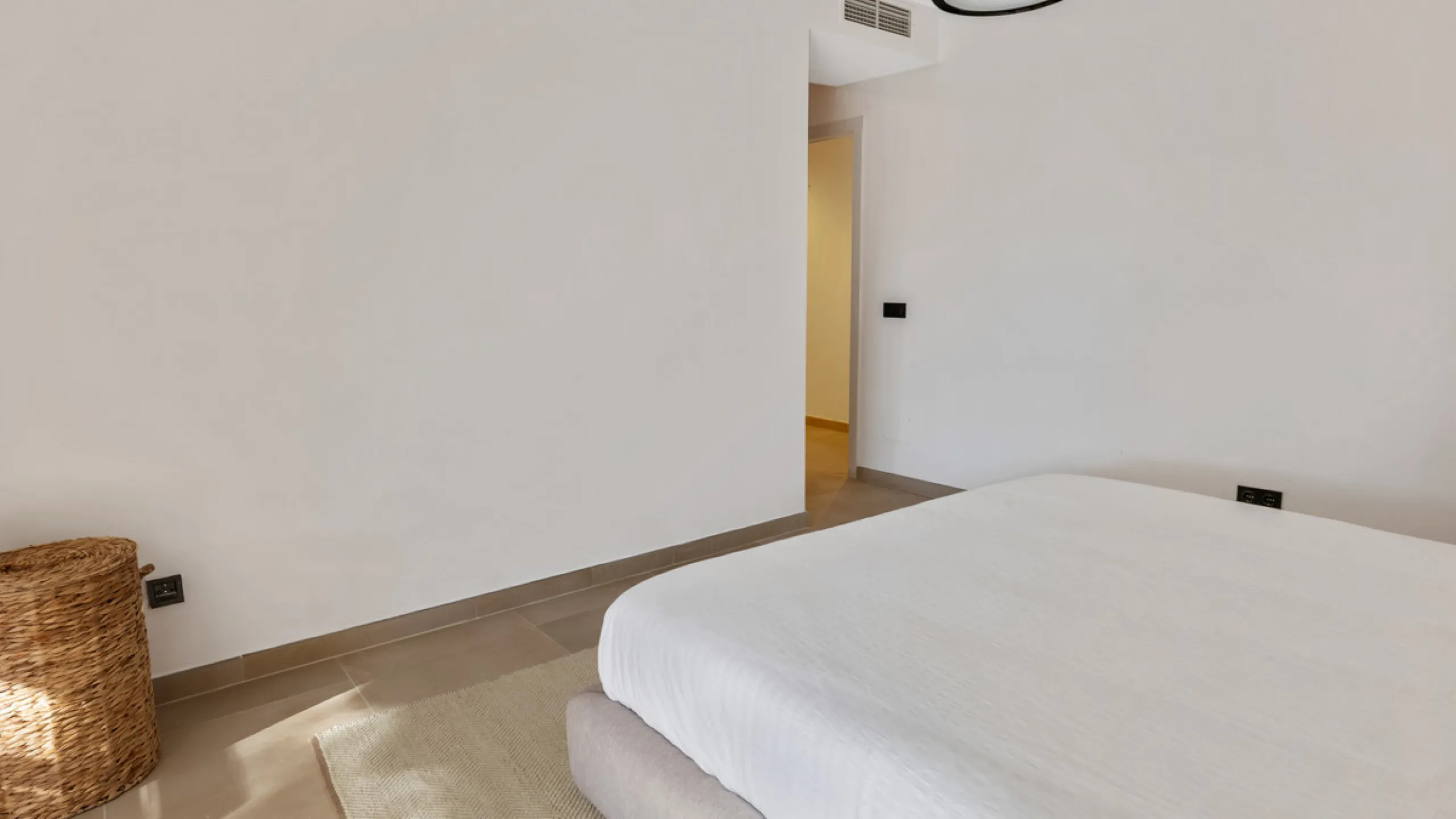This beautifully renovated and fully furnished three-bedroom apartment is located in the highly sought-after residential area of Las Brisas, one of Marbella's most desirable and peaceful neighborhoods.