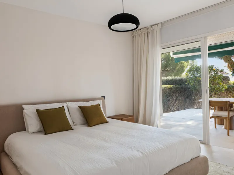 This beautifully renovated and fully furnished three-bedroom apartment is located in the highly sought-after residential area of Las Brisas, one of Marbella's most desirable and peaceful neighborhoods.