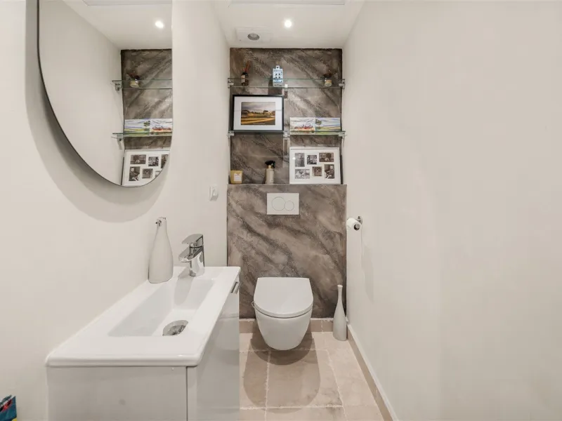 Exceptional panoramic duplex penthouse is located in the prestigious Los Flamingos Golf Resort and offers four bedrooms and two and a half bathrooms, beautifully presented in a refined modern rustic style.