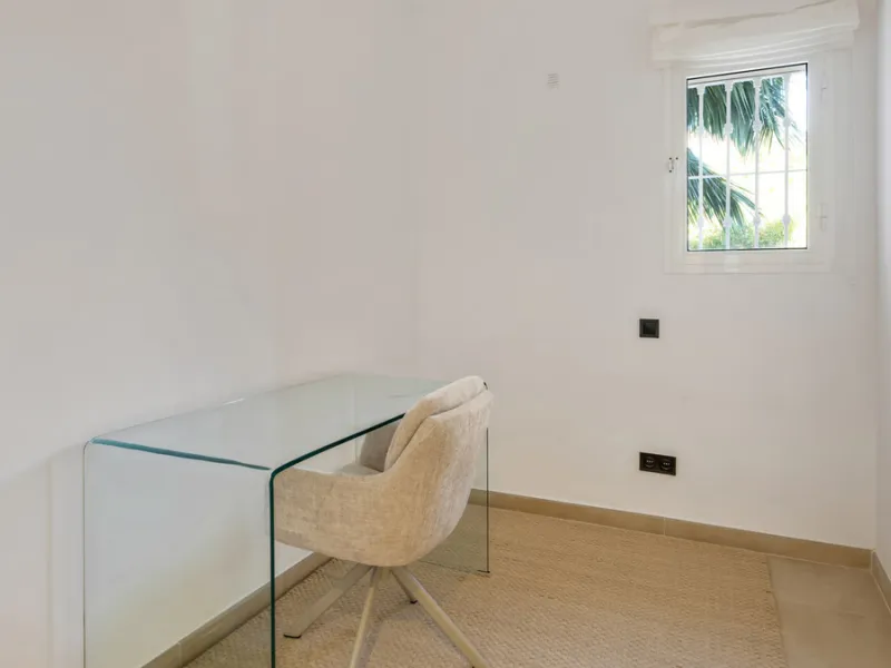 This beautifully renovated and fully furnished three-bedroom apartment is located in the highly sought-after residential area of Las Brisas, one of Marbella's most desirable and peaceful neighborhoods.