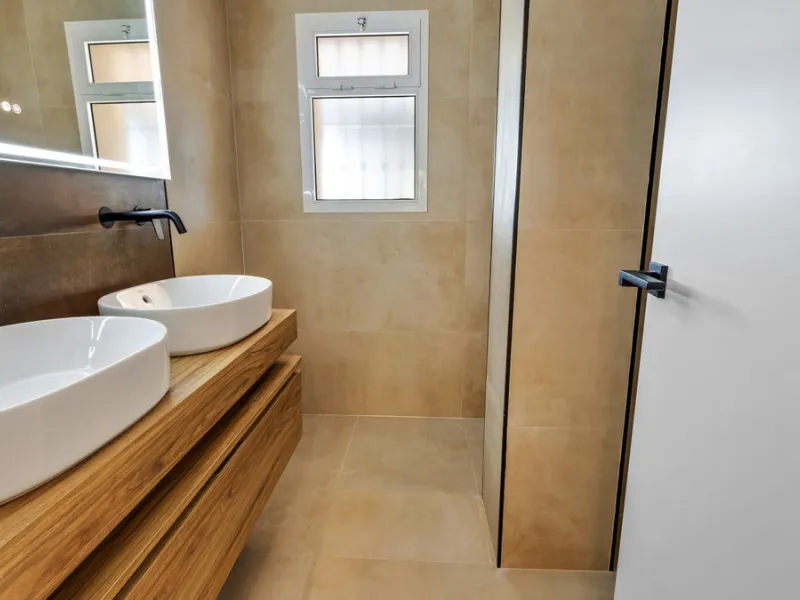 This beautifully renovated and fully furnished three-bedroom apartment is located in the highly sought-after residential area of Las Brisas, one of Marbella's most desirable and peaceful neighborhoods.