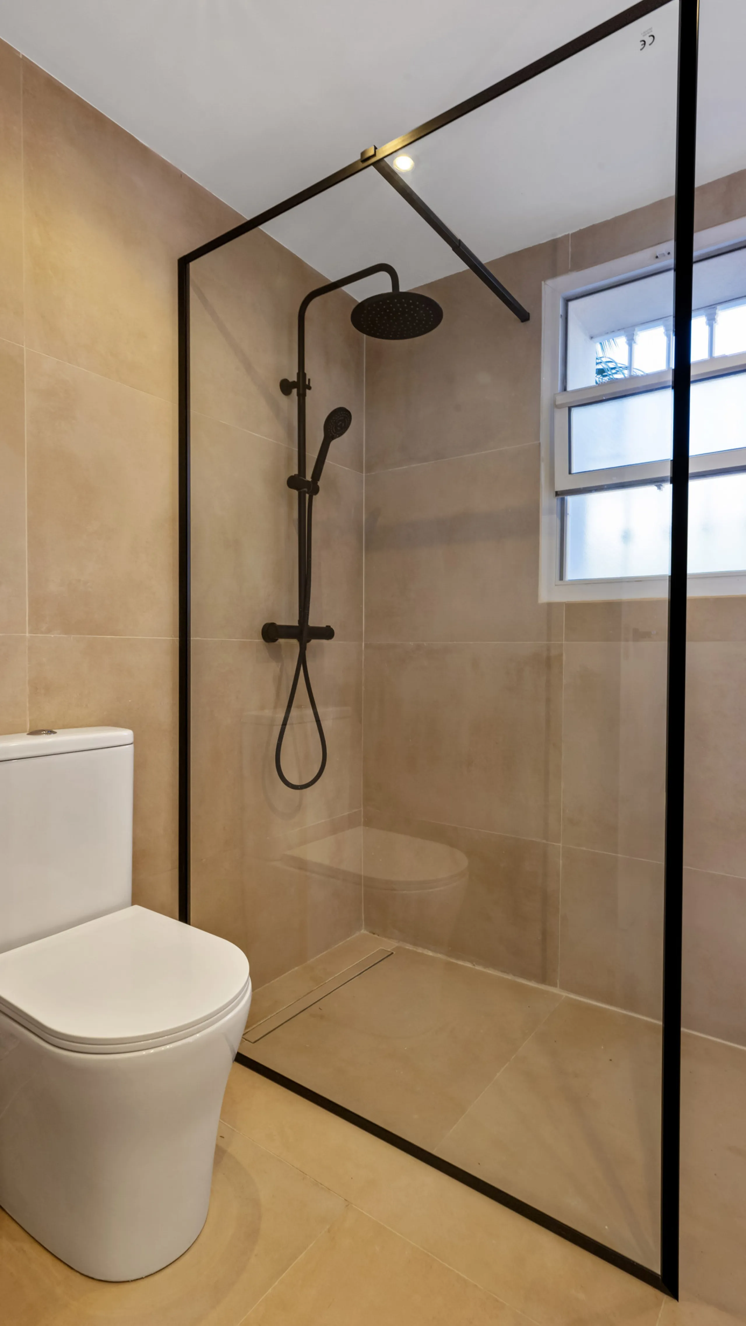 This beautifully renovated and fully furnished three-bedroom apartment is located in the highly sought-after residential area of Las Brisas, one of Marbella's most desirable and peaceful neighborhoods.