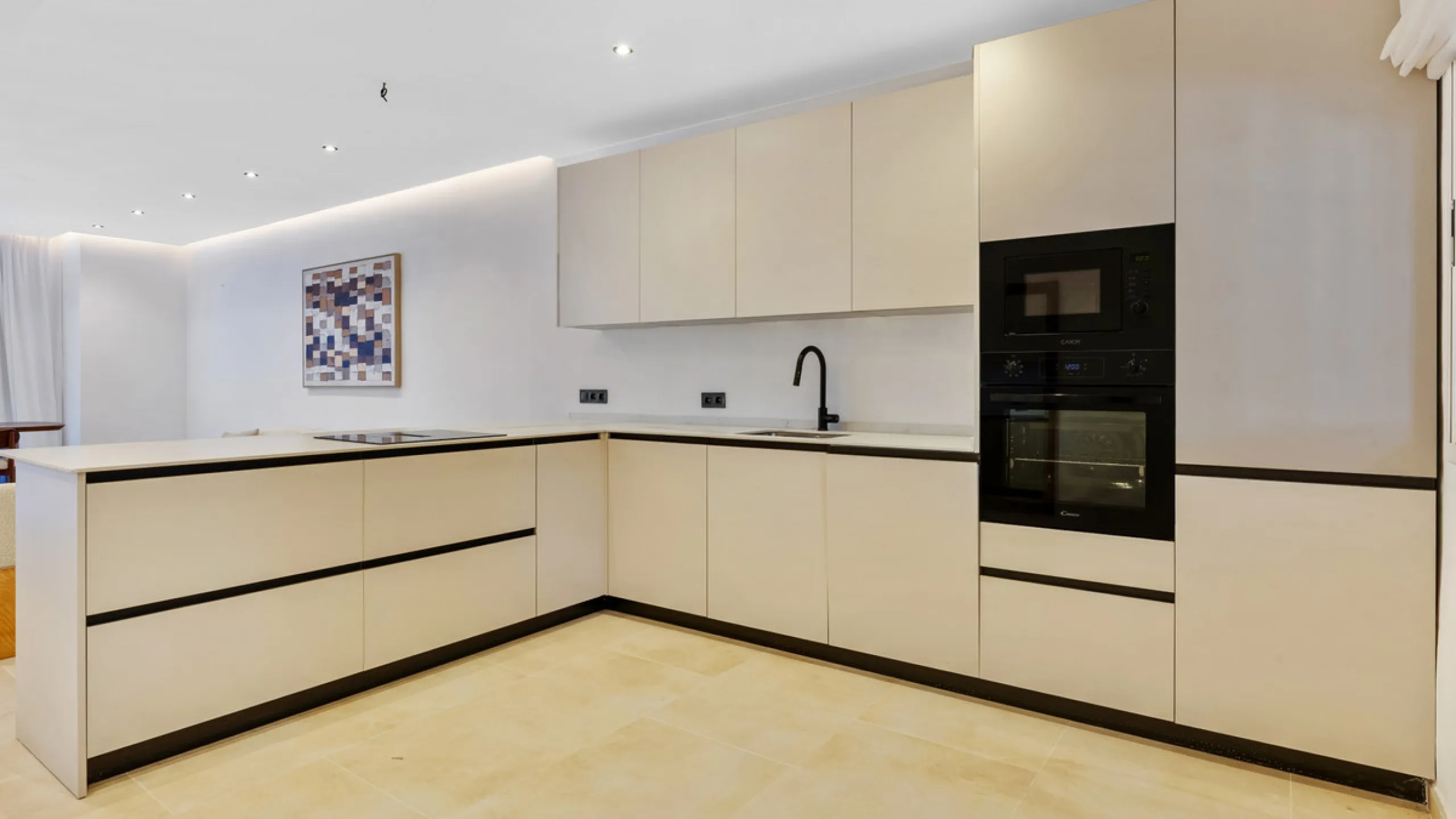 This beautifully renovated and fully furnished three-bedroom apartment is located in the highly sought-after residential area of Las Brisas, one of Marbella's most desirable and peaceful neighborhoods.