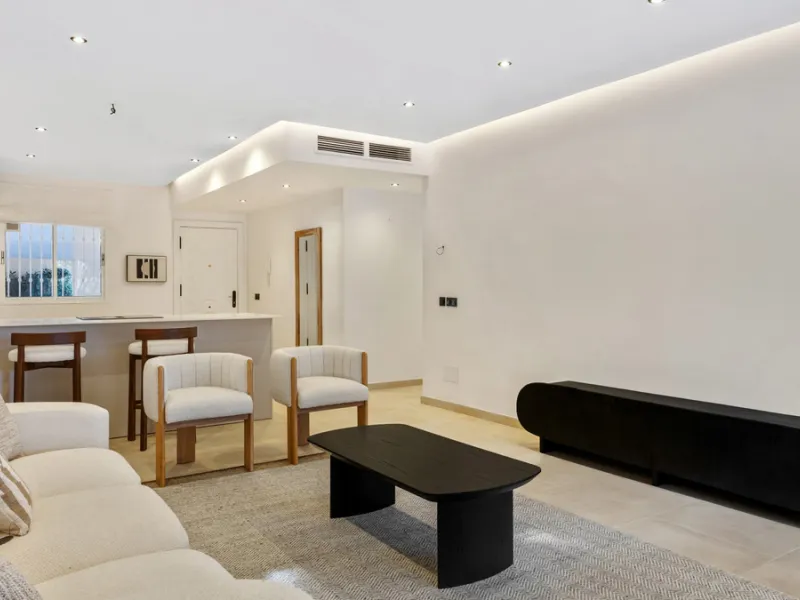 This beautifully renovated and fully furnished three-bedroom apartment is located in the highly sought-after residential area of Las Brisas, one of Marbella's most desirable and peaceful neighborhoods.