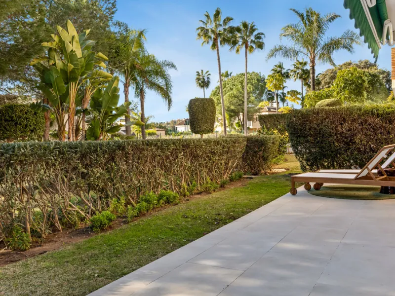 This beautifully renovated and fully furnished three-bedroom apartment is located in the highly sought-after residential area of Las Brisas, one of Marbella's most desirable and peaceful neighborhoods.
