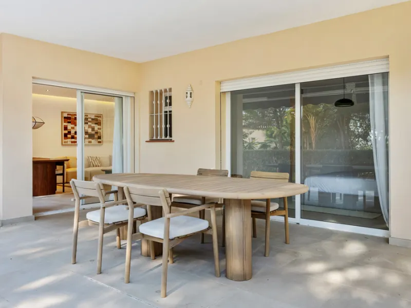 This beautifully renovated and fully furnished three-bedroom apartment is located in the highly sought-after residential area of Las Brisas, one of Marbella's most desirable and peaceful neighborhoods.