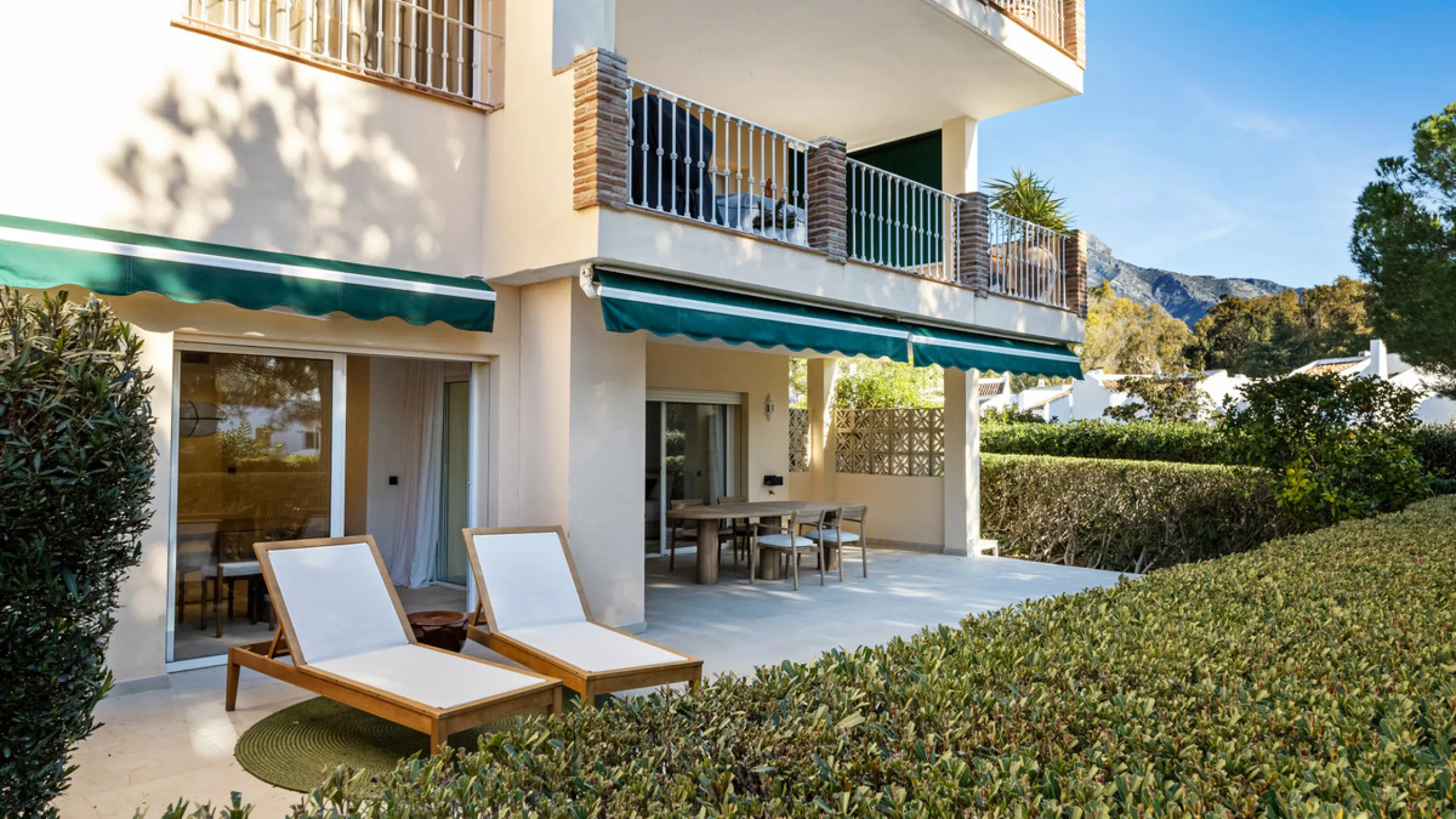 This beautifully renovated and fully furnished three-bedroom apartment is located in the highly sought-after residential area of Las Brisas, one of Marbella's most desirable and peaceful neighborhoods.