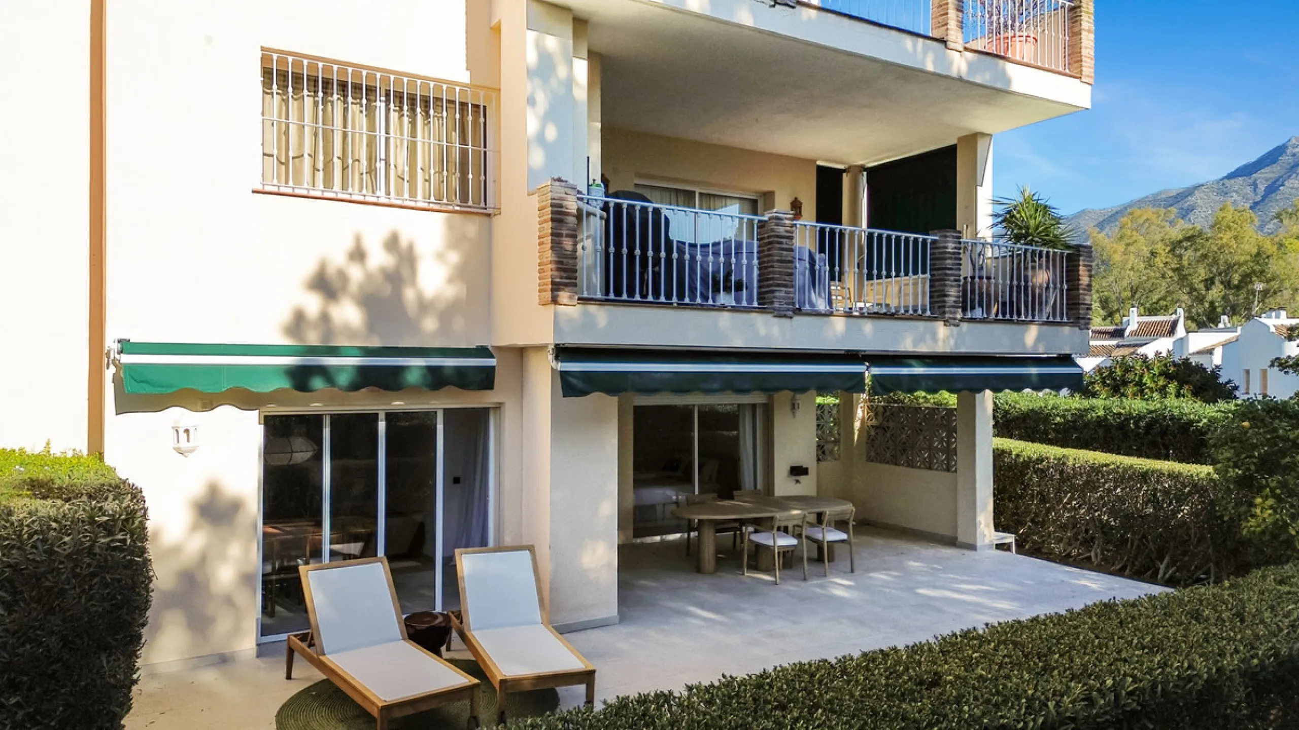 This beautifully renovated and fully furnished three-bedroom apartment is located in the highly sought-after residential area of Las Brisas, one of Marbella's most desirable and peaceful neighborhoods.