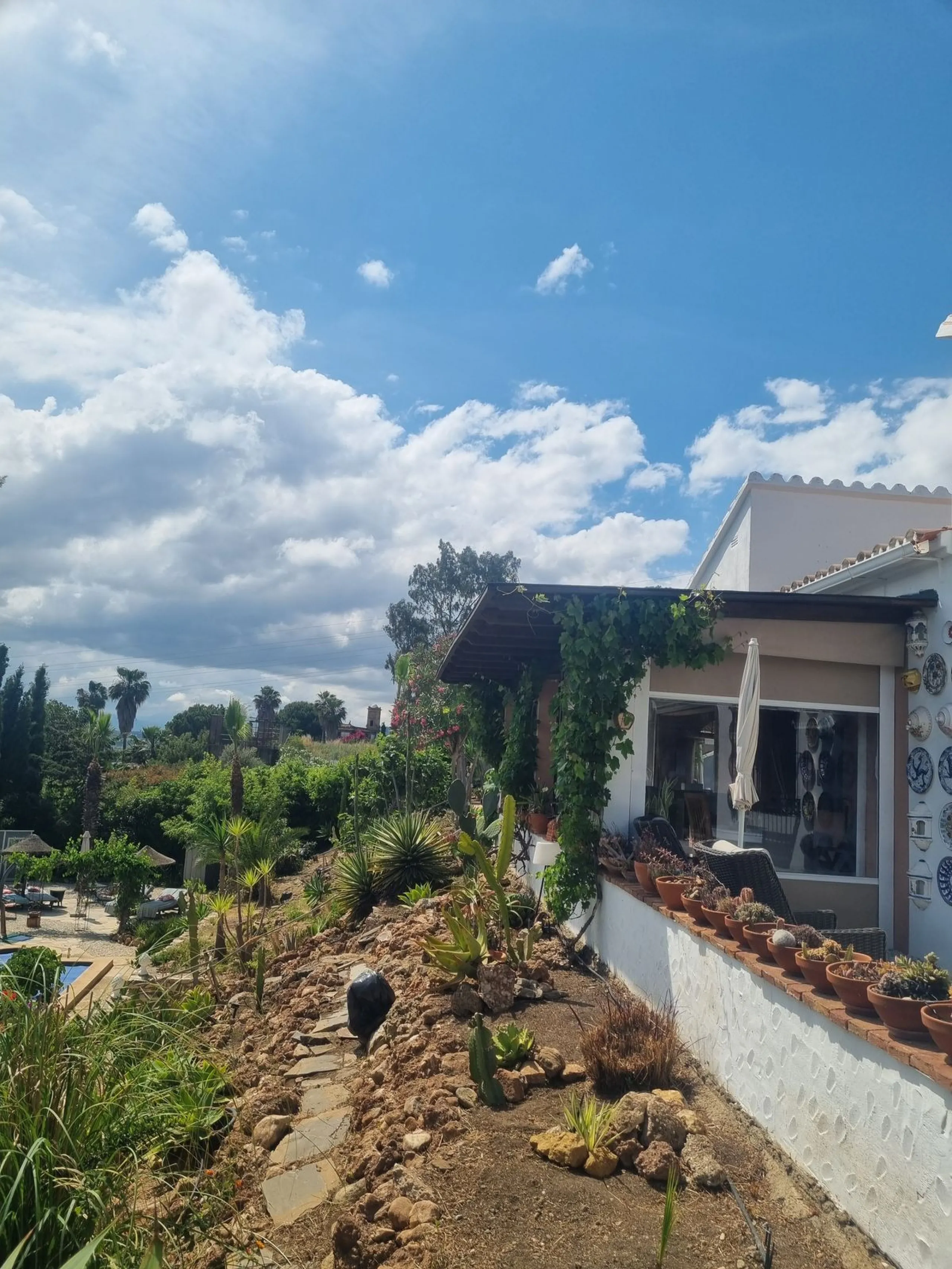 House - Detached Villa в продаже в Alhaurín de la Torre, Málaga. В доме 4 спален и 4 ванных комнат. Площадь дома 235 м². Площадь участка 2676 м²