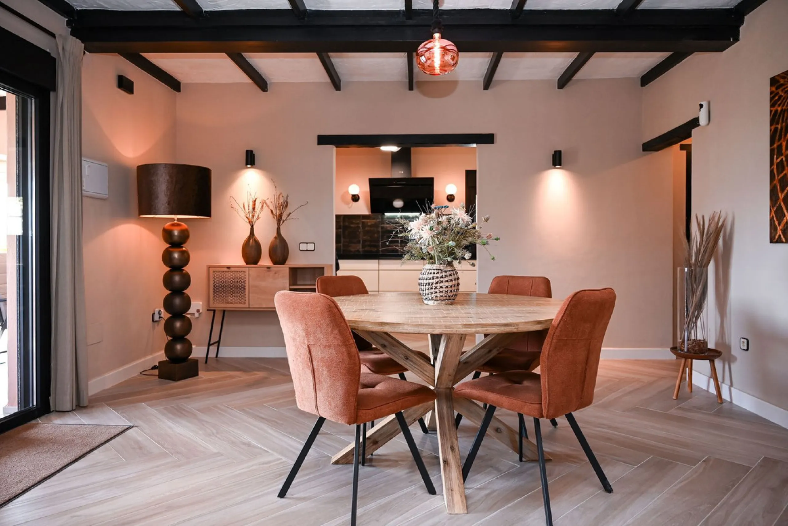 House - Detached Villa в продаже в Alhaurín de la Torre, Málaga. В доме 4 спален и 4 ванных комнат. Площадь дома 235 м². Площадь участка 2676 м²