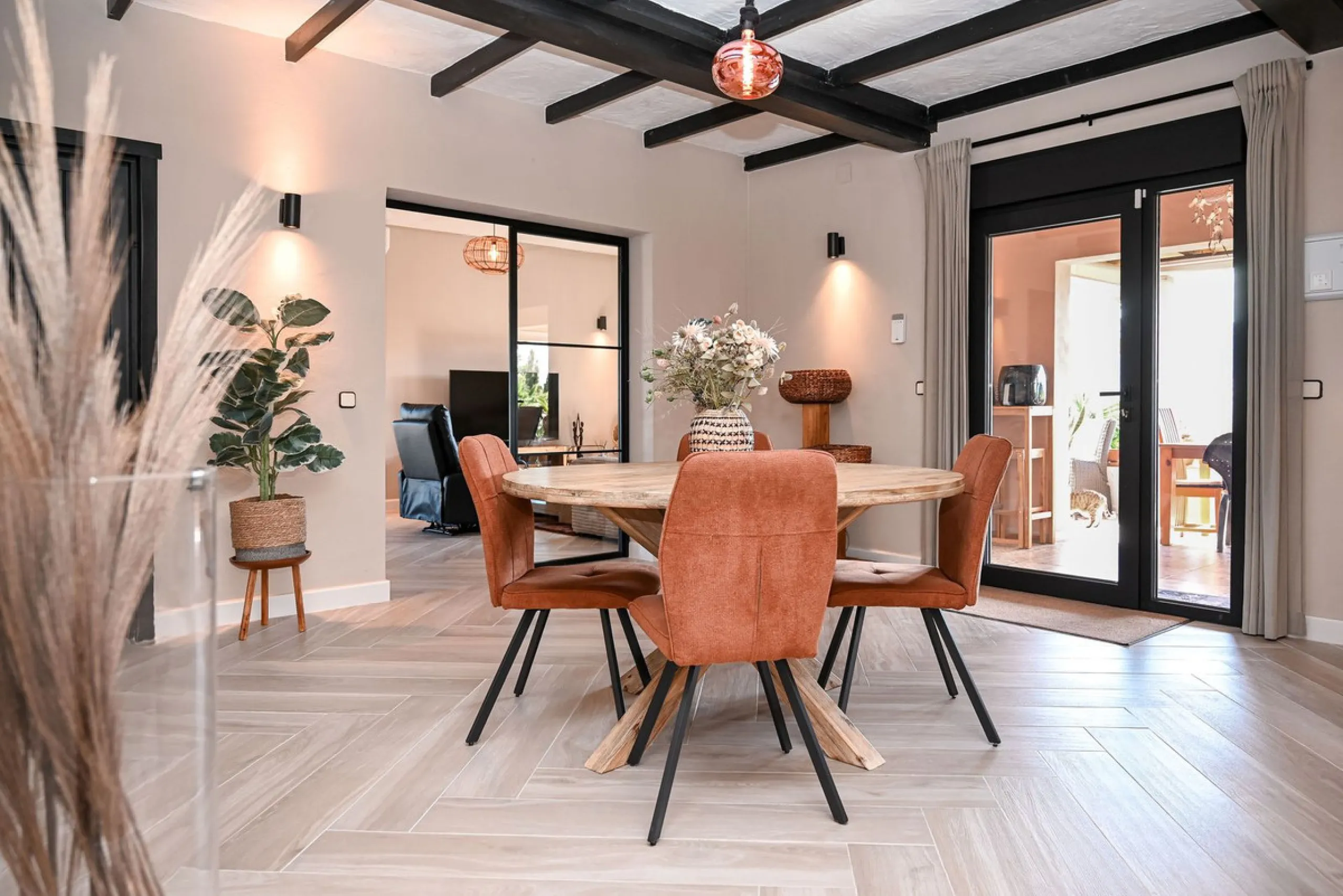 House - Detached Villa в продаже в Alhaurín de la Torre, Málaga. В доме 4 спален и 4 ванных комнат. Площадь дома 235 м². Площадь участка 2676 м²