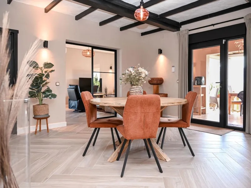 House - Detached Villa в продаже в Alhaurín de la Torre, Málaga. В доме 4 спален и 4 ванных комнат. Площадь дома 235 м². Площадь участка 2676 м²