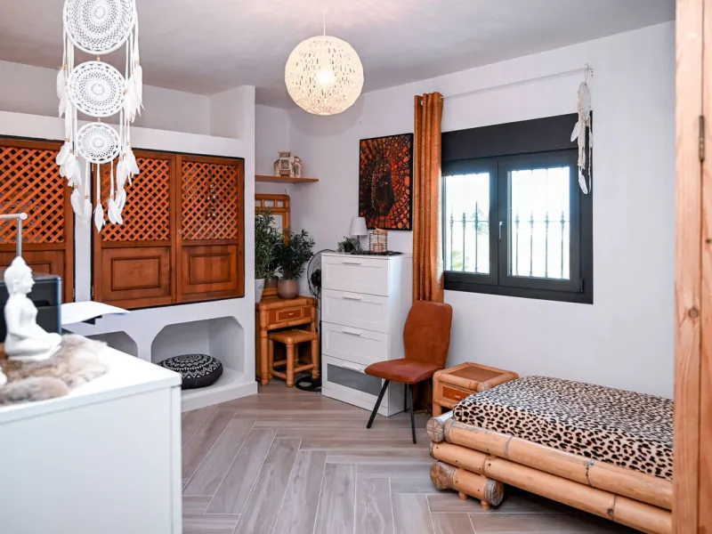 House - Detached Villa в продаже в Alhaurín de la Torre, Málaga. В доме 4 спален и 4 ванных комнат. Площадь дома 235 м². Площадь участка 2676 м²