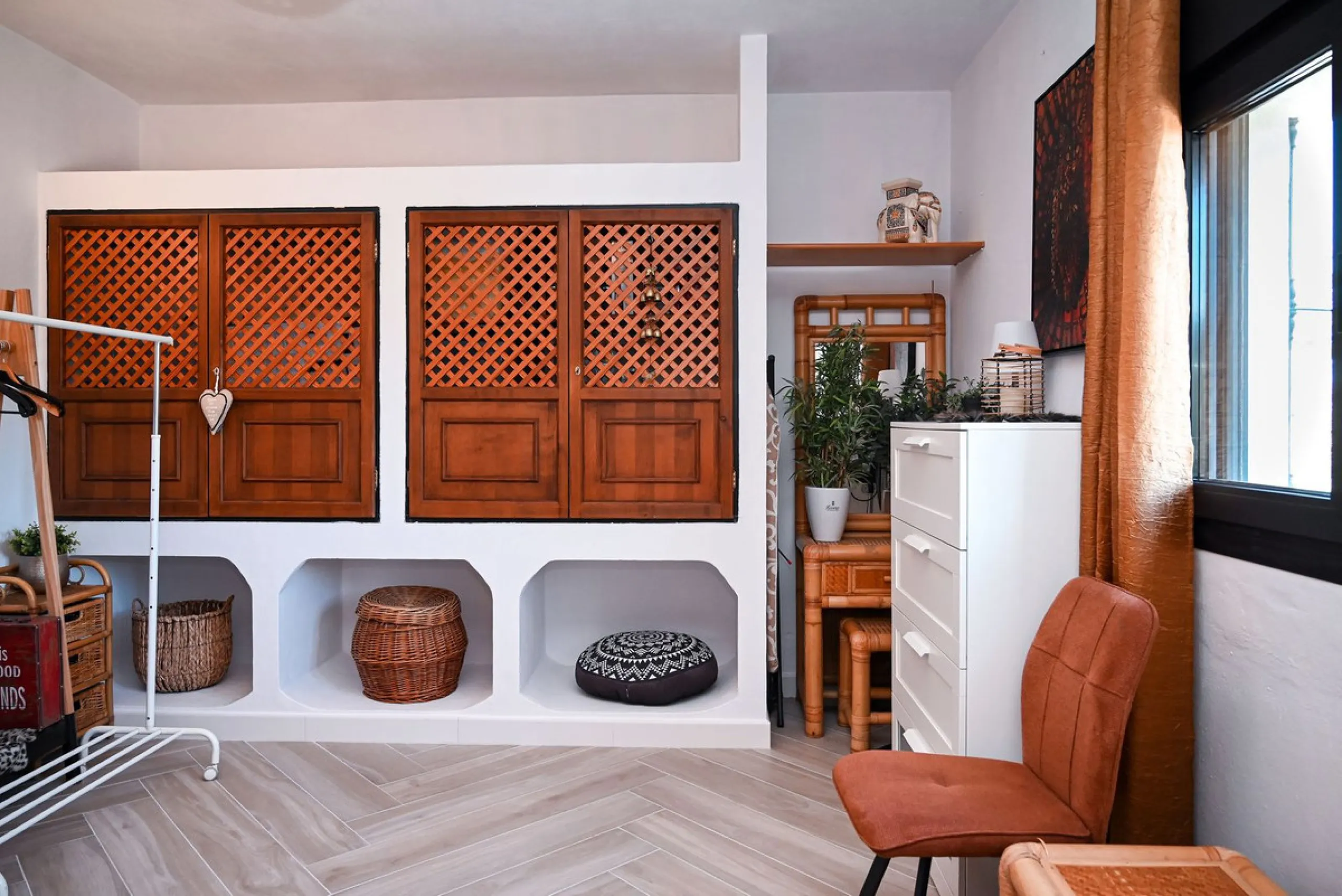 House - Detached Villa в продаже в Alhaurín de la Torre, Málaga. В доме 4 спален и 4 ванных комнат. Площадь дома 235 м². Площадь участка 2676 м²