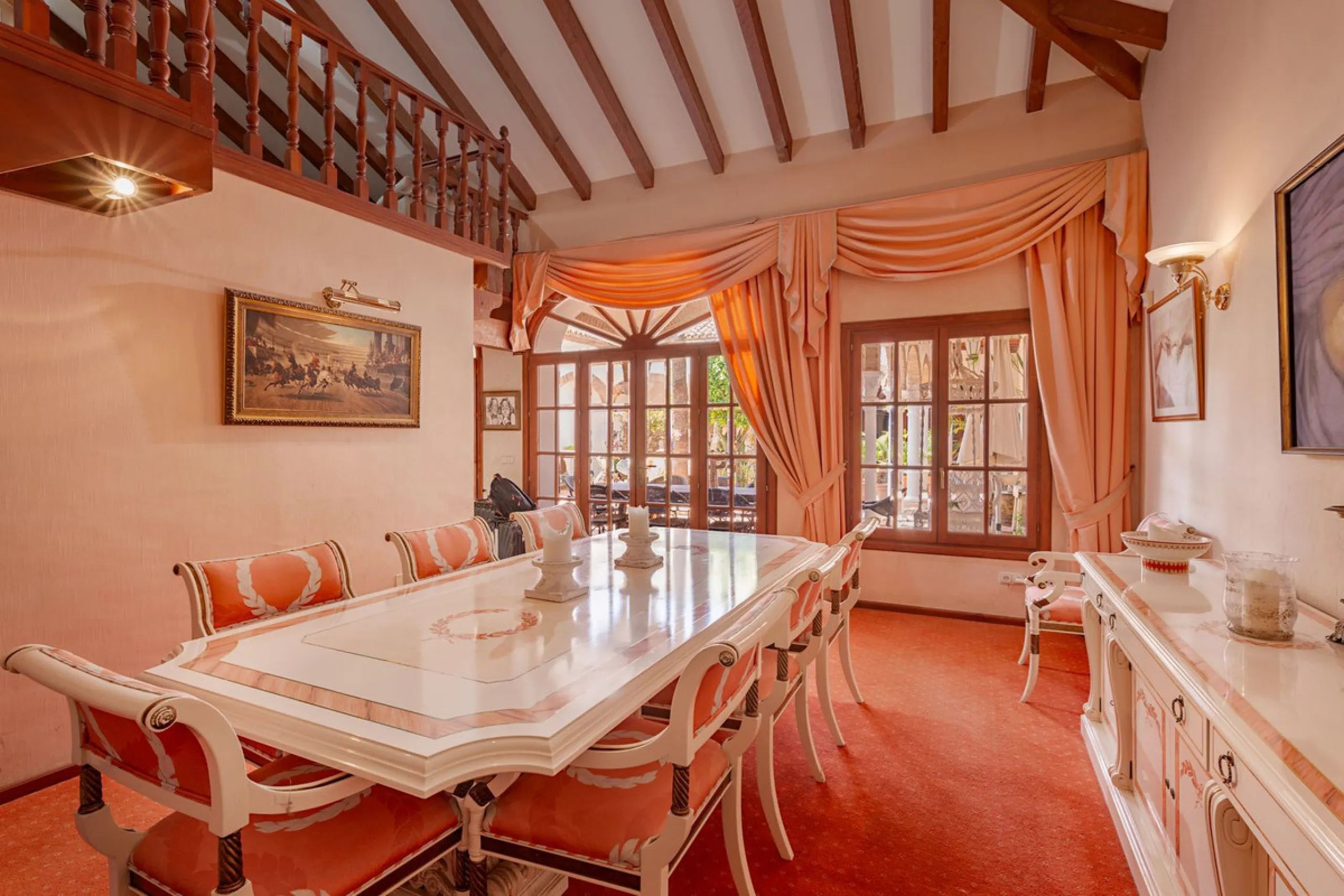 An outstanding opportunity presents itself in the heart of the Costa del Sol: the Roman Oasis, a distinctive finca set just 3 kilometres from the sandy shores of San Luis de Sabinillas and Manilva. This exceptional estate combines authentic Andalusian atm
