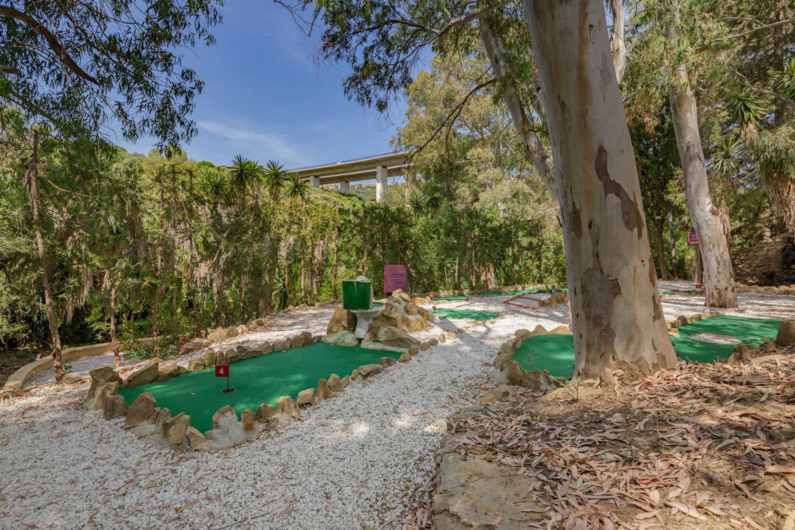 An outstanding opportunity presents itself in the heart of the Costa del Sol: the Roman Oasis, a distinctive finca set just 3 kilometres from the sandy shores of San Luis de Sabinillas and Manilva. This exceptional estate combines authentic Andalusian atm