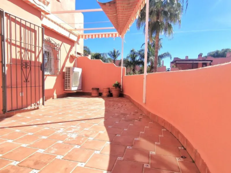 BEAUTIFUL BEACHFRONT APARTMENT WITH FANTASTIC TERRACE ON ONE OF MARBELLA'S BEST BEACHES!!