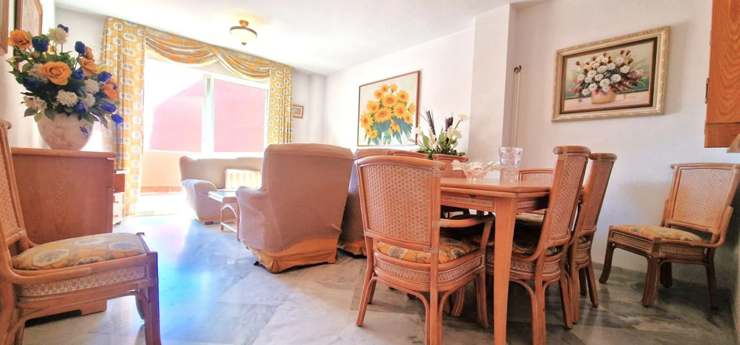 BEAUTIFUL BEACHFRONT APARTMENT WITH FANTASTIC TERRACE ON ONE OF MARBELLA'S BEST BEACHES!!