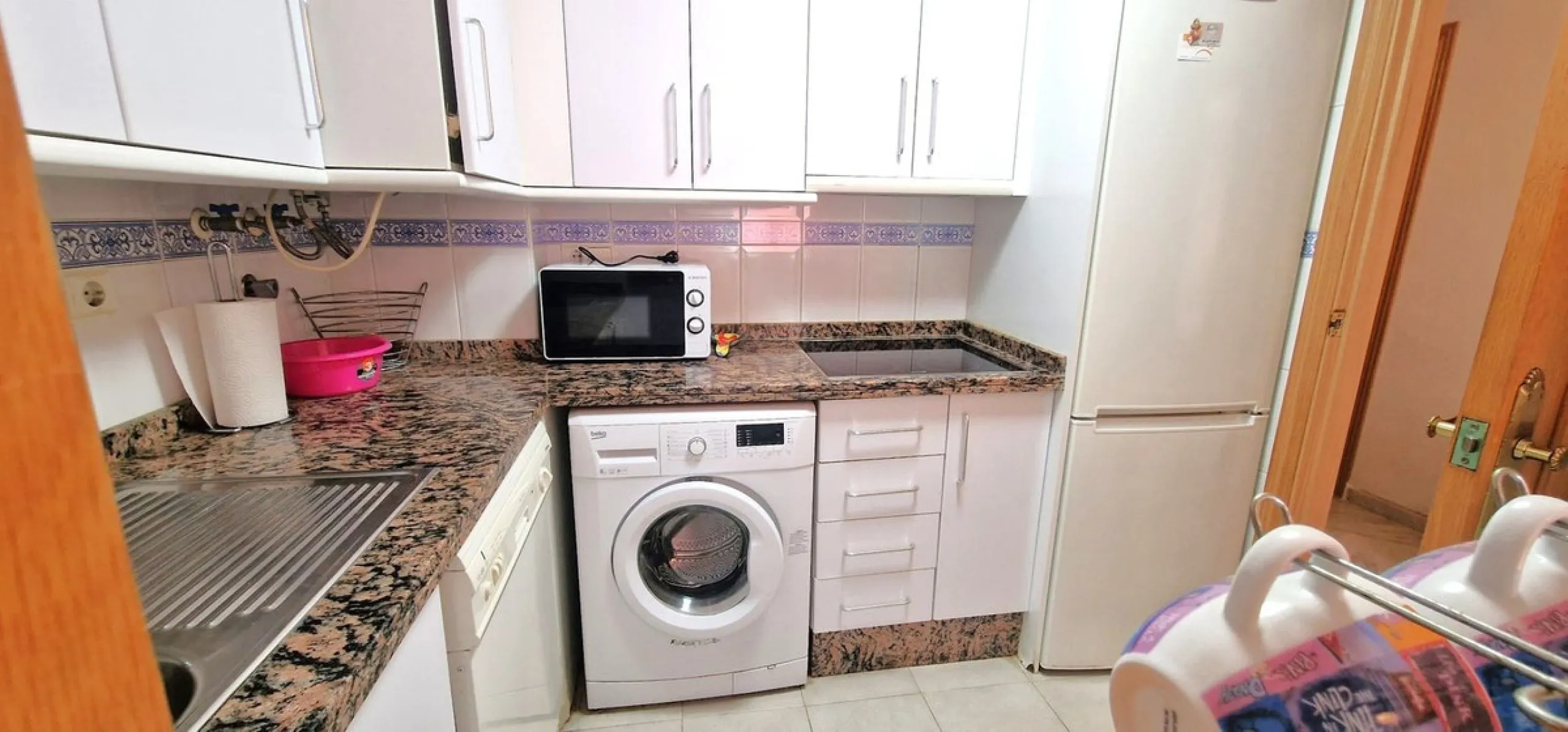 BEAUTIFUL BEACHFRONT APARTMENT WITH FANTASTIC TERRACE ON ONE OF MARBELLA'S BEST BEACHES!!