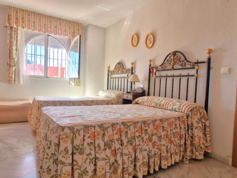 BEAUTIFUL BEACHFRONT APARTMENT WITH FANTASTIC TERRACE ON ONE OF MARBELLA'S BEST BEACHES!!