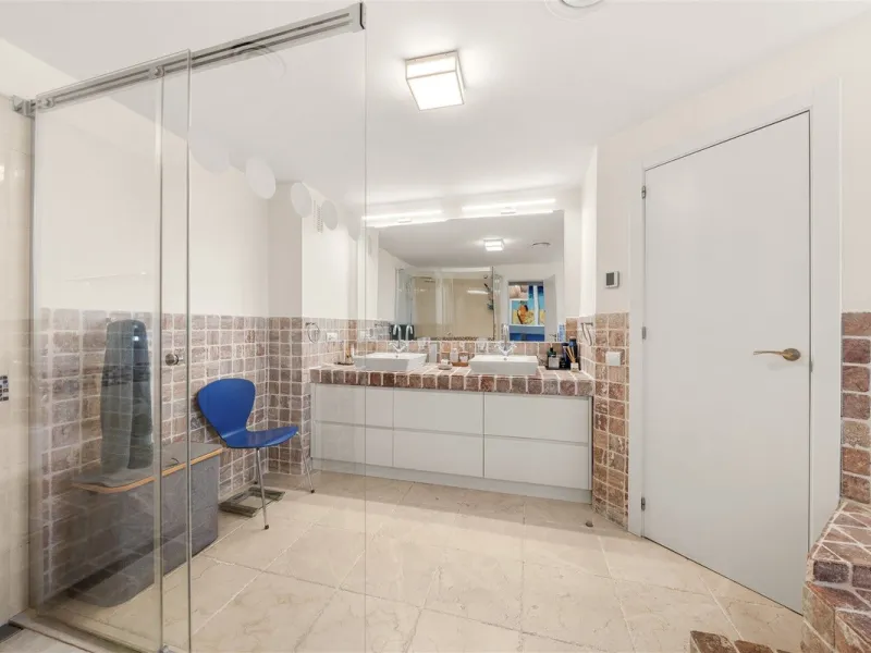 Exceptional panoramic duplex penthouse is located in the prestigious Los Flamingos Golf Resort and offers four bedrooms and two and a half bathrooms, beautifully presented in a refined modern rustic style.