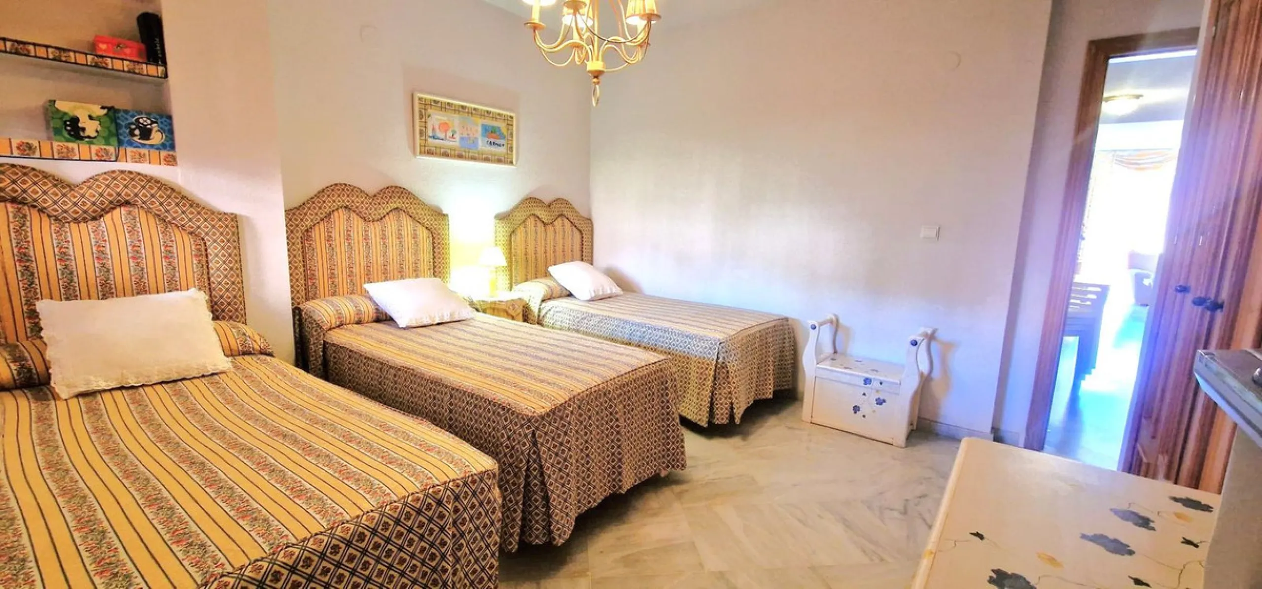 BEAUTIFUL BEACHFRONT APARTMENT WITH FANTASTIC TERRACE ON ONE OF MARBELLA'S BEST BEACHES!!