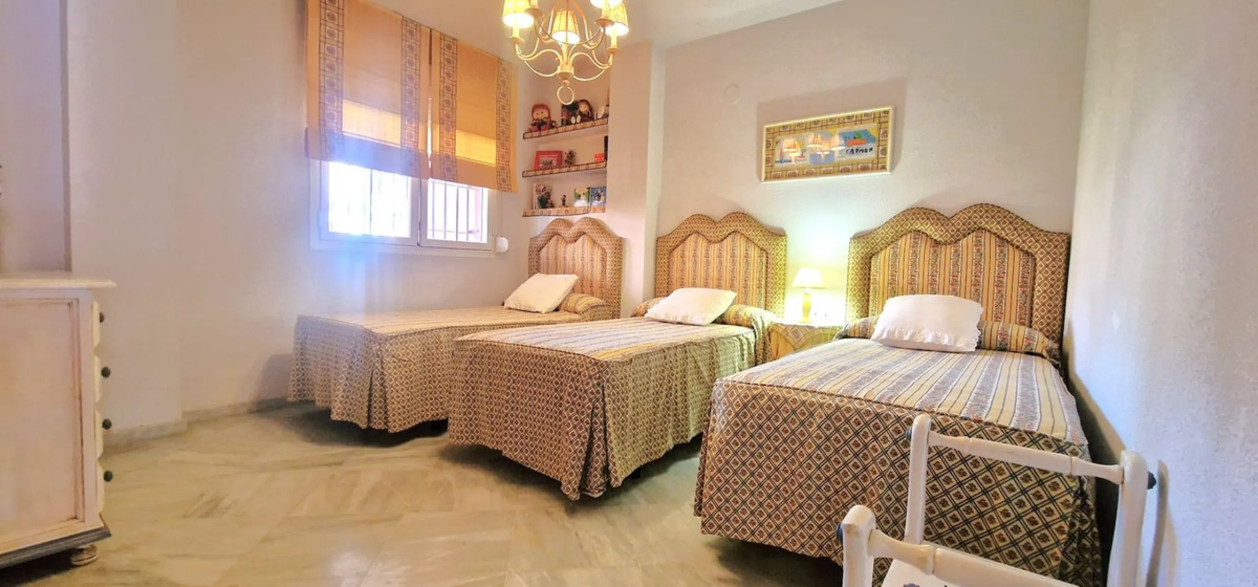BEAUTIFUL BEACHFRONT APARTMENT WITH FANTASTIC TERRACE ON ONE OF MARBELLA'S BEST BEACHES!!